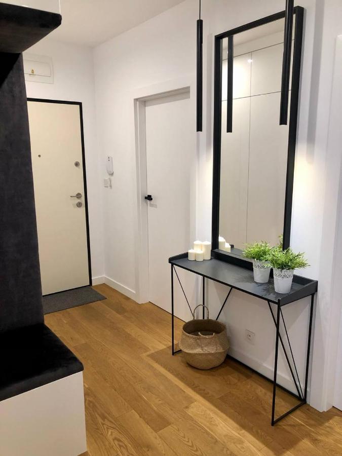 Apartaments Airport Okecie Premium Warsawa Bagian luar foto